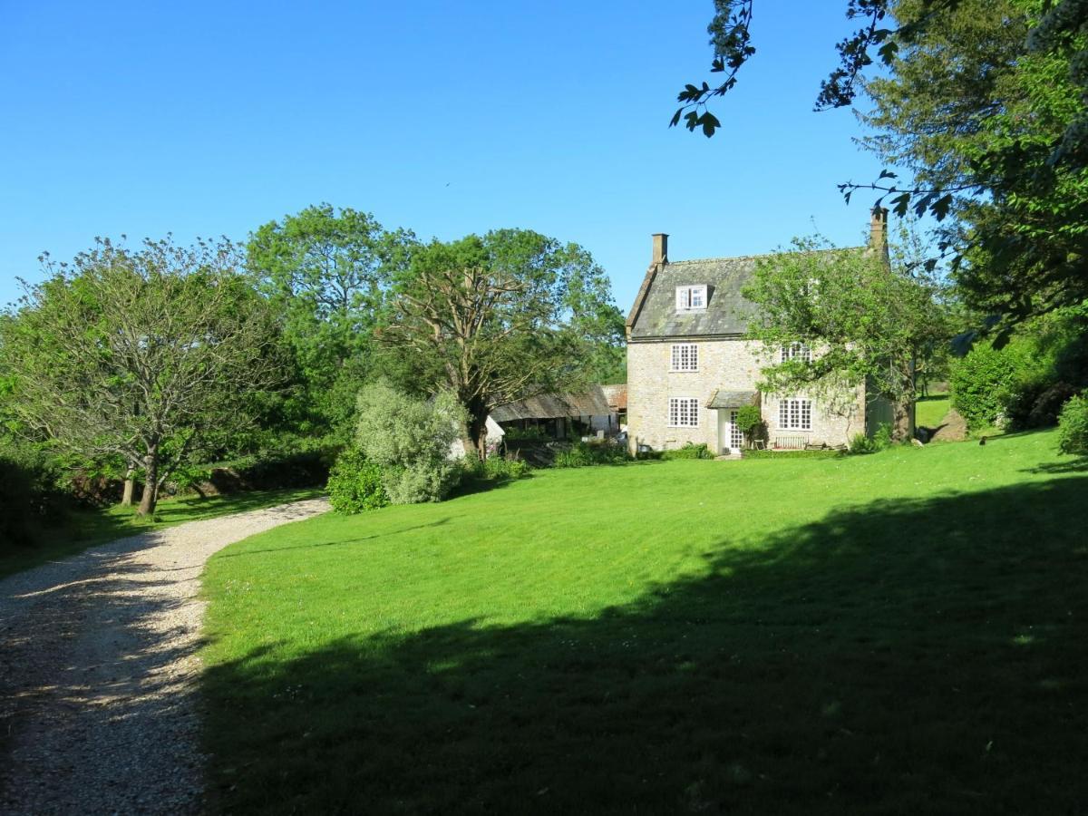 Horseshoe Barn Axminster Buitenkant foto